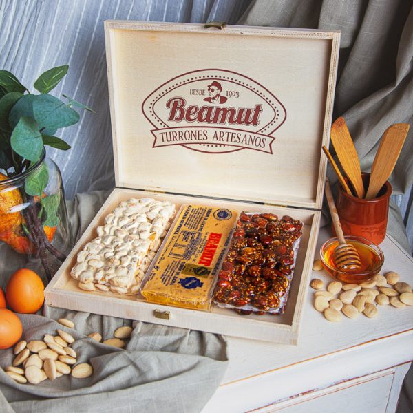 Lote de Turrón Guirlache, Jijona y Dos Barras de Alicante