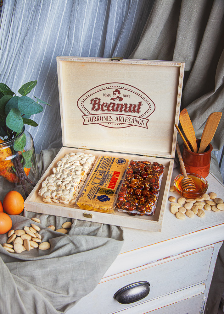 Lote de Turrón Guirlache, Jijona y Dos Barras de Alicante